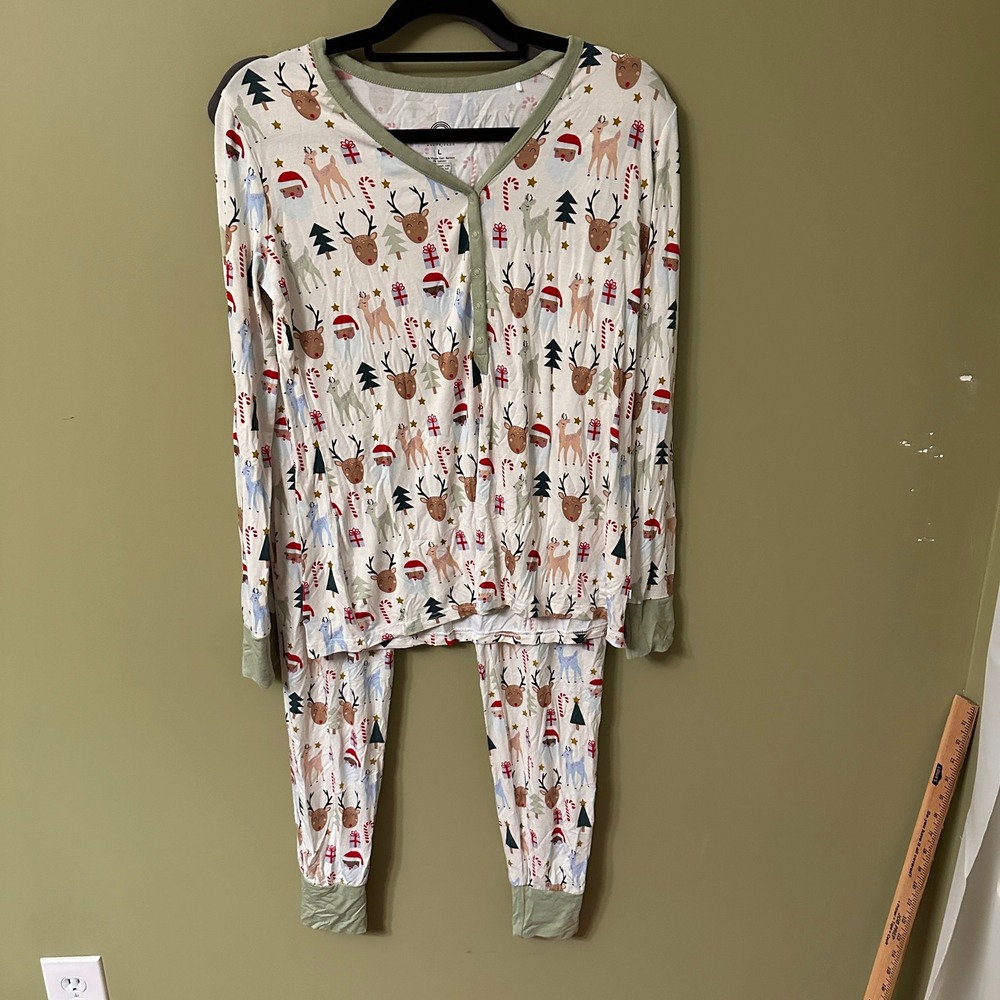 Emerson and Friends Christmas Reindeer Bamboo Pajamas Set‎ Womens L